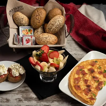 Dream Art בית הארחה 4*